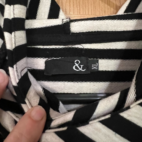 & Hoodie - Picture 3 of 4